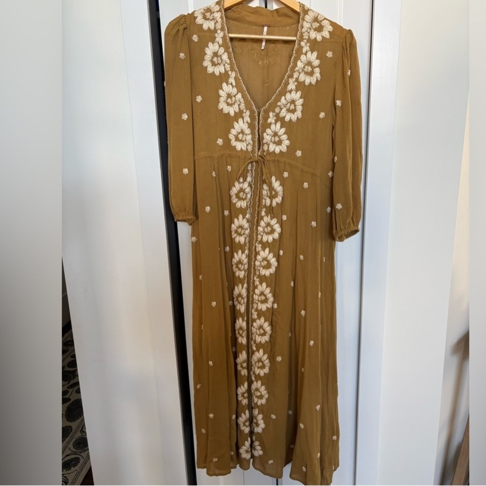 Chic Floral Embroidered Maxi Dress in Brown
